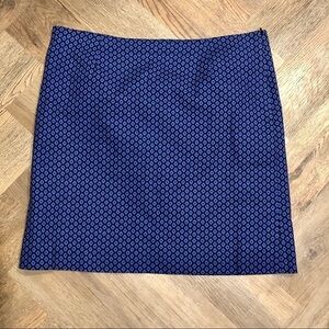 🎯3/$10 L. L. Bean Blue Favorite Fit Geometric Print Skirt